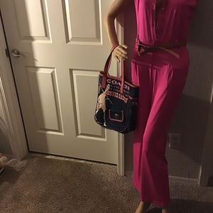 SUPER CUTE. HOT PINK JUMPER SIZE LARGE